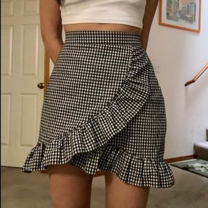 Cute black and white checks skirt